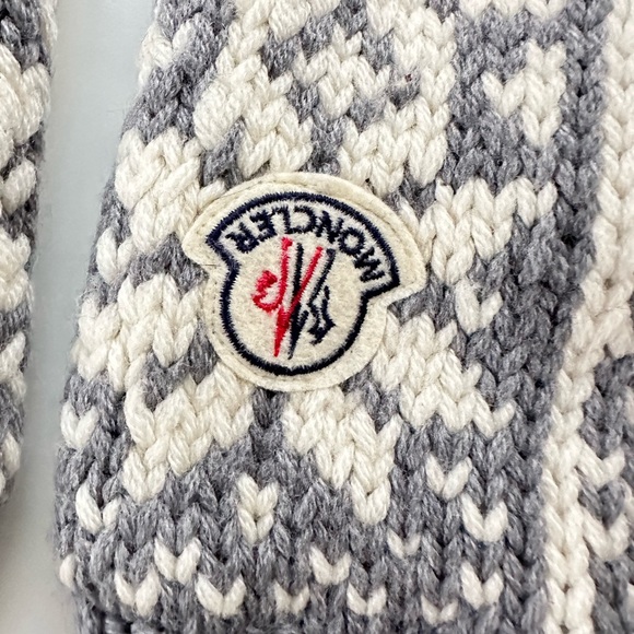 Moncler Medium Grey Knitted Gloves Mittens - Picture 3 of 6